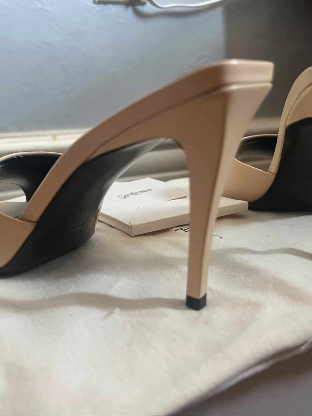 Saint Laurent Cream Leather Open-Toe Stiletto Mule - Picture 6 of 15